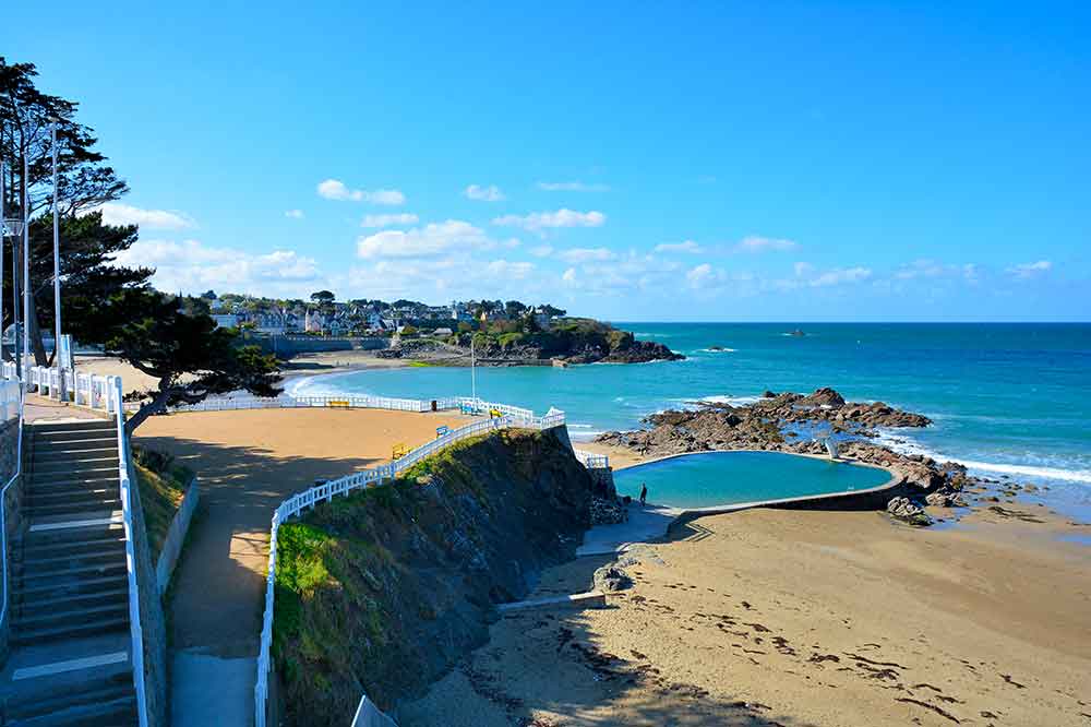 Swimming pool in Saint-Quay-Portrieux, Brittany